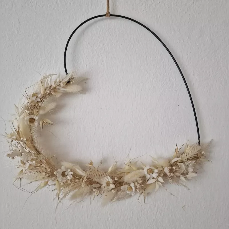 Loop mit Trockenblumen